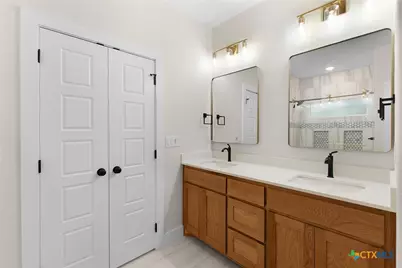 1105 W 1st Street, Lampasas, TX 76550 - Photo 11