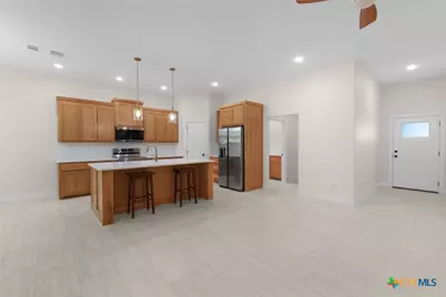 1105 W 1st Street, Lampasas, TX 76550 - Photo 5