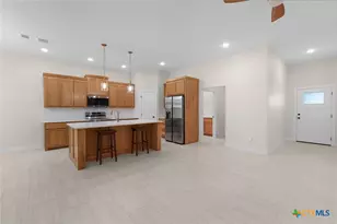 1105 W 1st St, Lampasas, TX 76550 - Photo 5