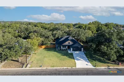 1105 W 1st Street, Lampasas, TX 76550 - Photo 29