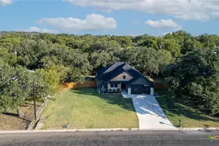 1105 W 1st St, Lampasas, TX 76550 - Photo 29