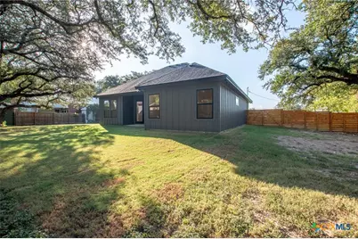 1105 W 1st Street, Lampasas, TX 76550 - Photo 31