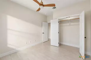 1105 W 1st St, Lampasas, TX 76550 - Photo 19