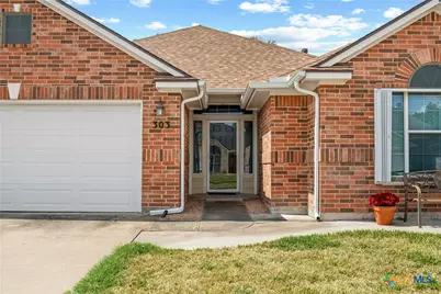 303 Waterstone, Victoria, TX 77901 - Photo 3