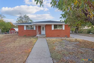 1002 College Street, Gatesville, TX 76528 - Photo 1
