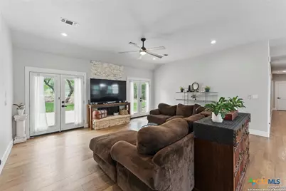 725 Winding View, New Braunfels, TX 78132 - Photo 9