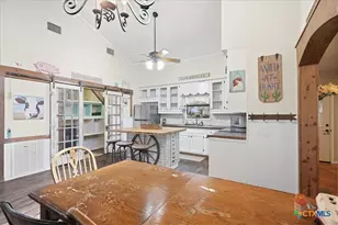 7686 US Hwy 90A, Gonzales, TX 78629 - Photo 11