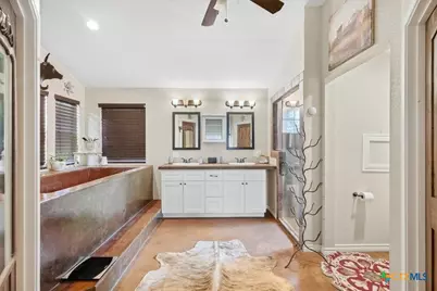 7686 US Highway 90A, Gonzales, TX 78629 - Photo 25