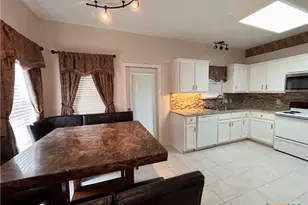 624 Pennsylvania Ave, Victoria, TX 77904 - Photo 7