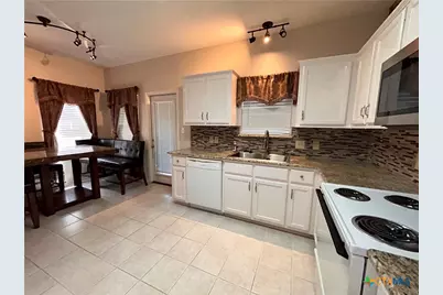 624 Pennsylvania Avenue, Victoria, TX 77904 - Photo 11