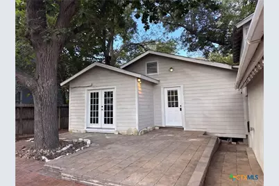 111 S College Street, Gonzales, TX 78629 - Photo 5
