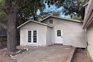 111 S College St, Gonzales, TX 78629 - Photo 5