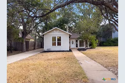 111 S College Street, Gonzales, TX 78629 - Photo 1