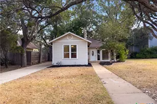 111 S College St, Gonzales, TX 78629 - Photo 1