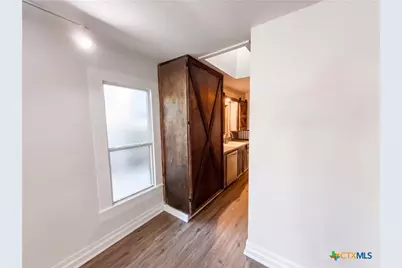 111 S College Street, Gonzales, TX 78629 - Photo 9