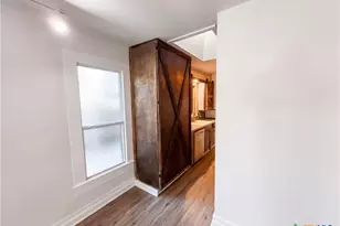 111 S College St, Gonzales, TX 78629 - Photo 9