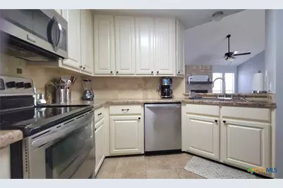 422 Kingwood Drive, Victoria, TX 77901 - Photo 9