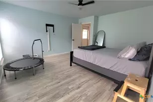 422 Kingwood Dr, Victoria, TX 77901 - Photo 11