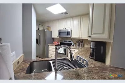 422 Kingwood Drive, Victoria, TX 77901 - Photo 5