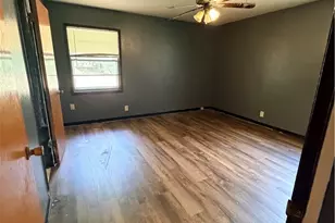 18 E Victory Ave, Temple, TX 76501 - Photo 13