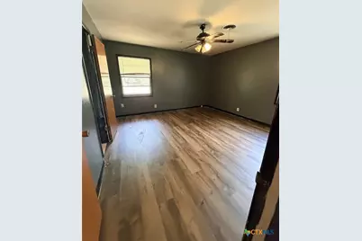 18 E Victory Avenue, Temple, TX 76501 - Photo 7