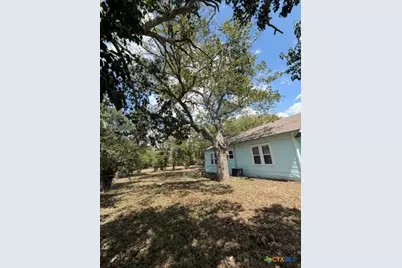 322 W Austin Street, Luling, TX 78648 - Photo 3
