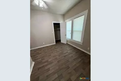 322 W Austin Street, Luling, TX 78648 - Photo 13