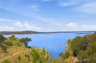 713 Cindy Dr, Canyon Lake, TX 78133 - Photo 3