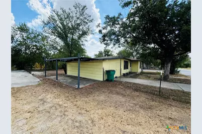 2003 N Guadalupe Street, Seguin, TX 78155 - Photo 11