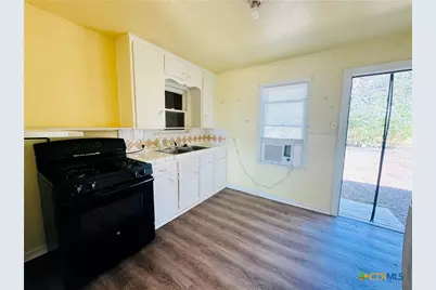 2003 N Guadalupe Street, Seguin, TX 78155 - Photo 5