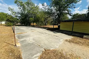 2003 N Guadalupe St, Seguin, TX 78155 - Photo 13