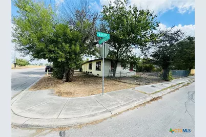 2003 N Guadalupe Street, Seguin, TX 78155 - Photo 17