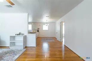 1909 S 11th St, Temple, TX 76504 - Photo 5