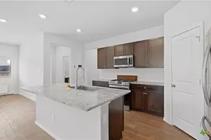 2924 Panther Spg, New Braunfels, TX 78130 - Photo 3