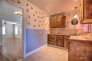 312 N Pearl St, Belton, TX 76513 - Photo 17