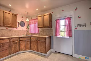 312 N Pearl St, Belton, TX 76513 - Photo 15