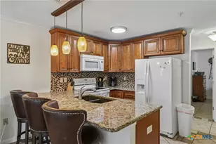 730 E Mather St, New Braunfels, TX 78130 - Photo 7