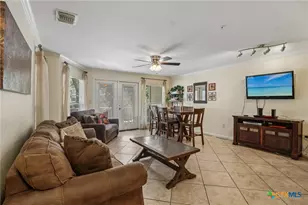 730 E Mather St, New Braunfels, TX 78130 - Photo 3