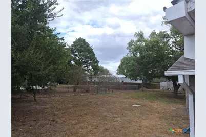 1513 N N Ave B, Shiner, TX 77984 - Photo 11
