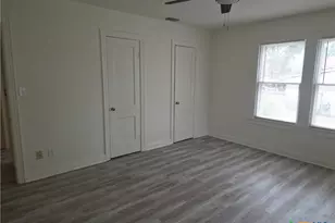 1513 N N Ave B, Shiner, TX 77984 - Photo 3