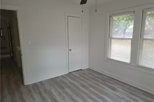 1513 N N Ave B, Shiner, TX 77984 - Photo 9