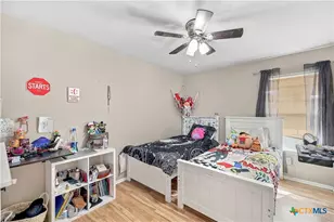 1004 Diomede St, Portland, TX 78374 - Photo 9