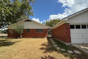 101 Longfellow Ln, Victoria, TX 77904 - Photo 9