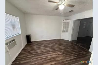 1301 S 19th Street, Temple, TX 76504 - Photo 5