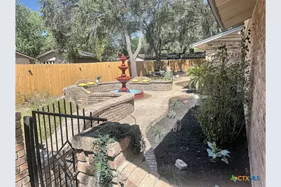 1640 Willow Lane, Seguin, TX 78155 - Photo 23