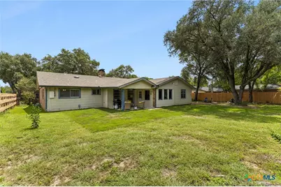 1640 Willow Lane, Seguin, TX 78155 - Photo 25