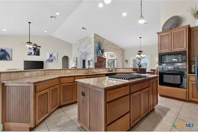 287 San Marcos Trail, New Braunfels, TX 78132 - Photo 15