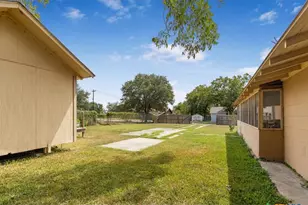 600 N Market St, Hallettsville, TX 77964 - Photo 19