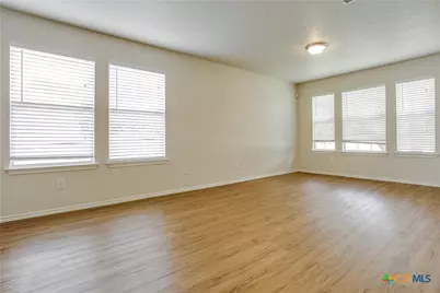 10542 Manor Creek, San Antonio, TX 78245 - Photo 5