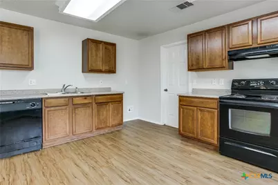 10542 Manor Creek, San Antonio, TX 78245 - Photo 11